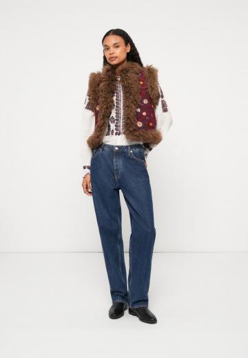 Пуховой жилет