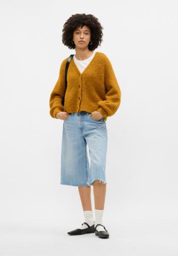 Вязаный жилет