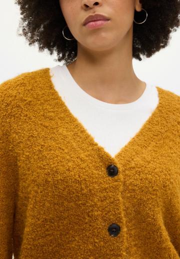 Вязаный жилет