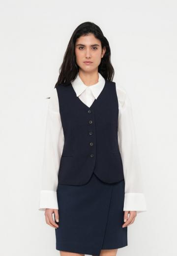 Джинсовая жилетка