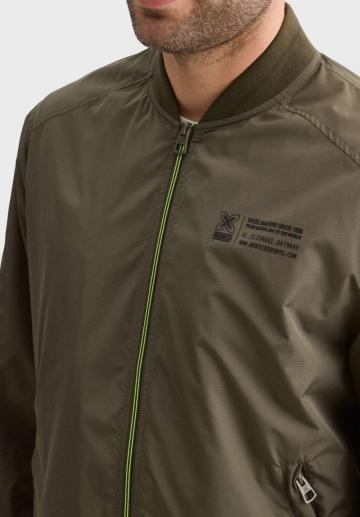 Куртка бомбер