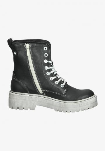 Ботинки на шнуровке