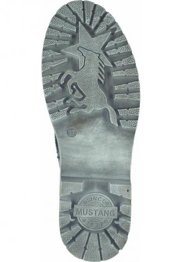 Ботинки на шнуровке