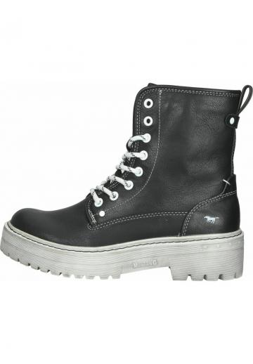 Ботинки на шнуровке