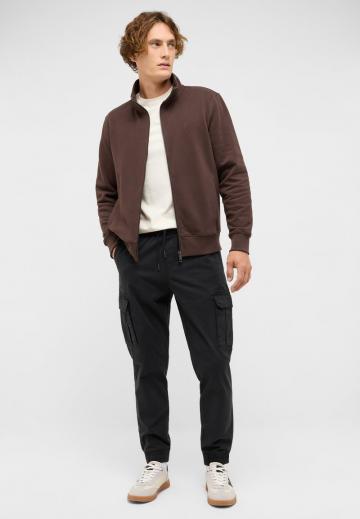 Брюки с накладными карманами