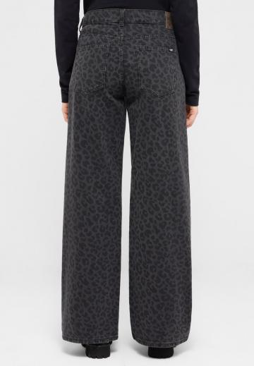 Свободные джинсы