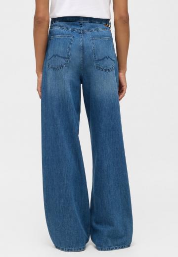 Свободные джинсы