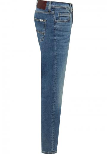 Узкие джинсы