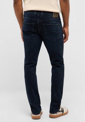 Узкие джинсы