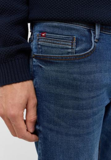 Узкие джинсы