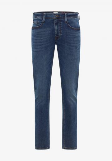 Узкие джинсы