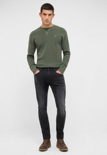 Узкие джинсы