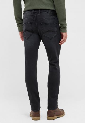 Узкие джинсы