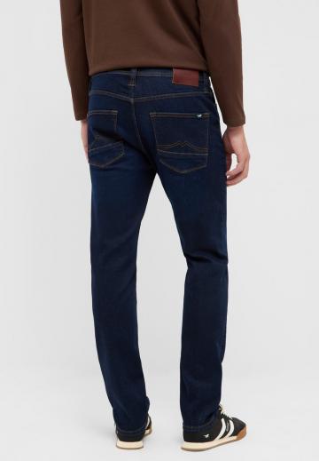 Узкие джинсы
