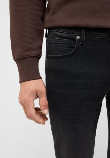 Узкие джинсы