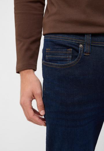 Узкие джинсы