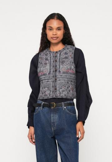 Короткая куртка