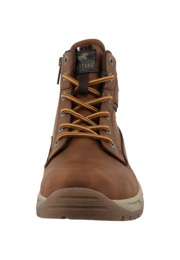 Ботинки на шнуровке