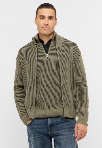 Вязаная кофта