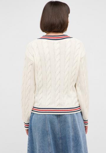 Пуловер с вырезом V