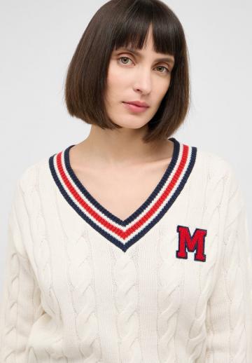 Пуловер с вырезом V