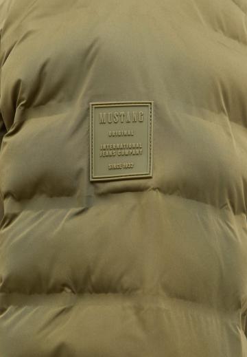 Зимняя куртка