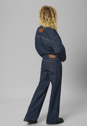 Свободные джинсы