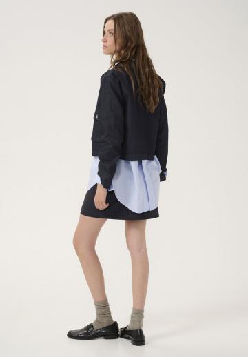 Куртка с накладнымит карманами