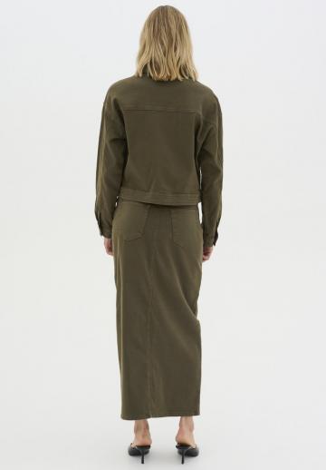 Куртка с накладнымит карманами