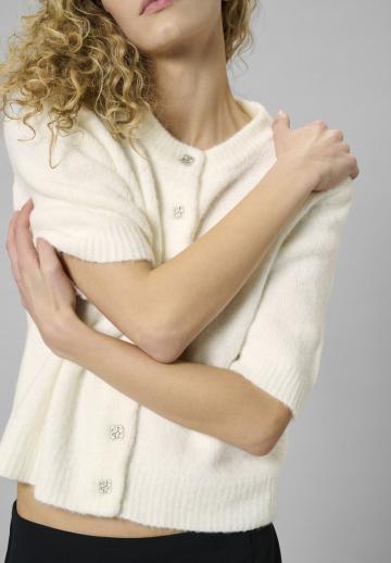 Вязаный жилет