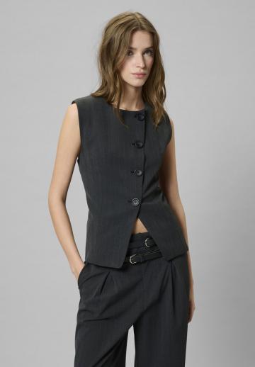 Джинсовая жилетка