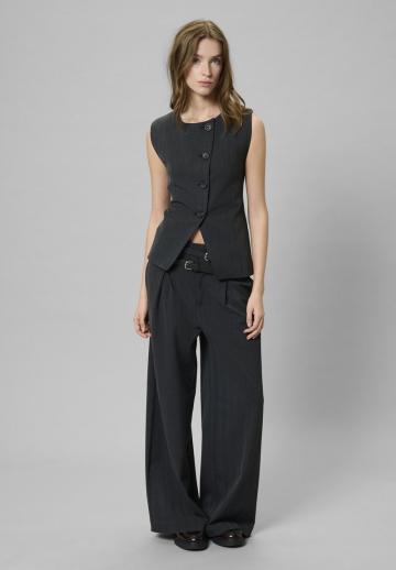 Джинсовая жилетка