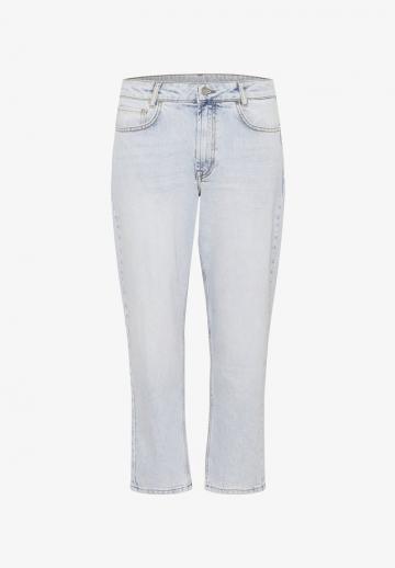 Короткие джинсы