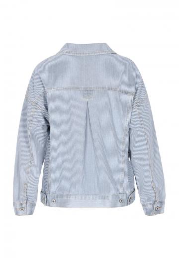 Куртка с накладнымит карманами