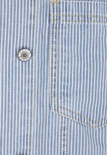 Куртка с накладнымит карманами