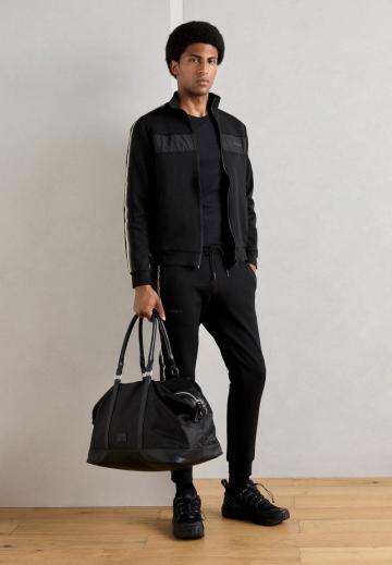 Спортивные штаны