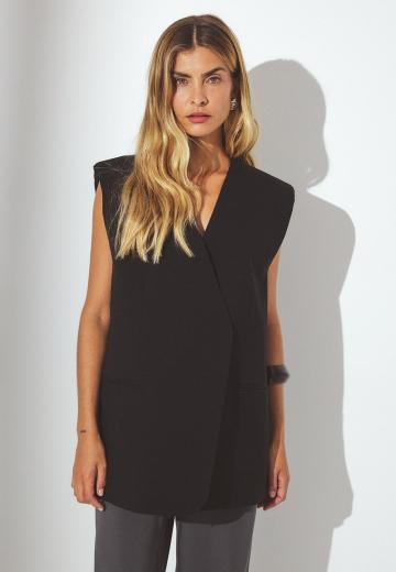 Длинный жилет