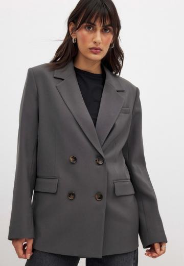 Длинный блейзер