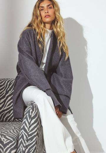 Короткое пальто