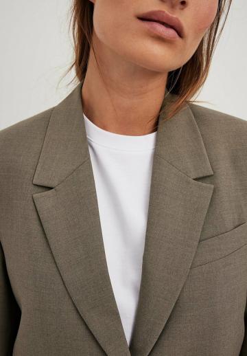 Короткое пальто