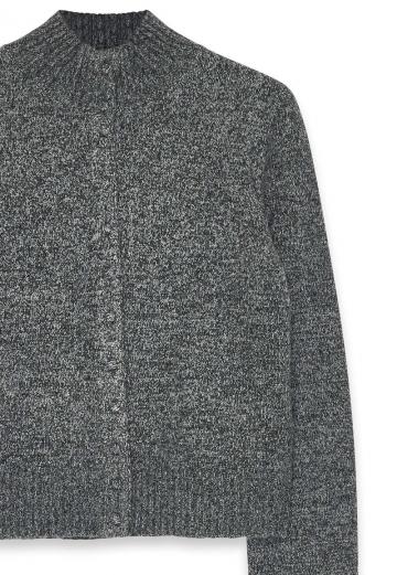 Вязаный жилет