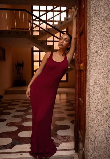 Вязаное платье