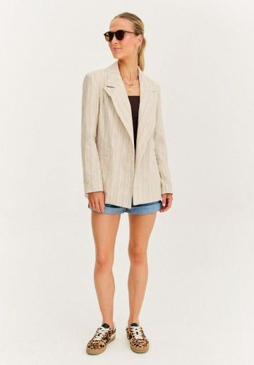 Короткое пальто