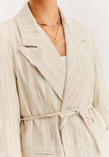 Короткое пальто