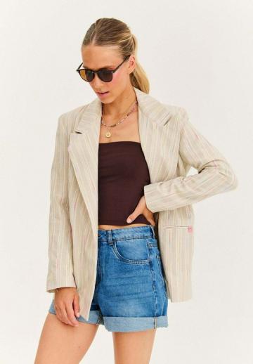 Короткое пальто