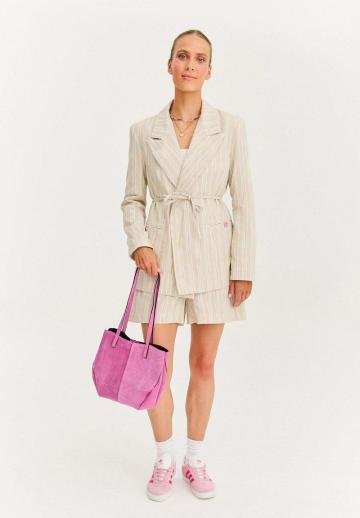 Короткое пальто