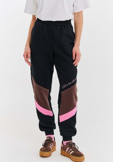 Спортивные штаны