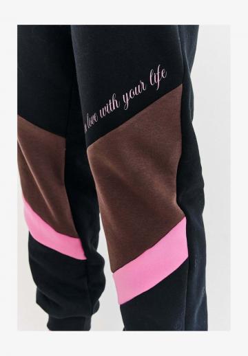 Спортивные штаны