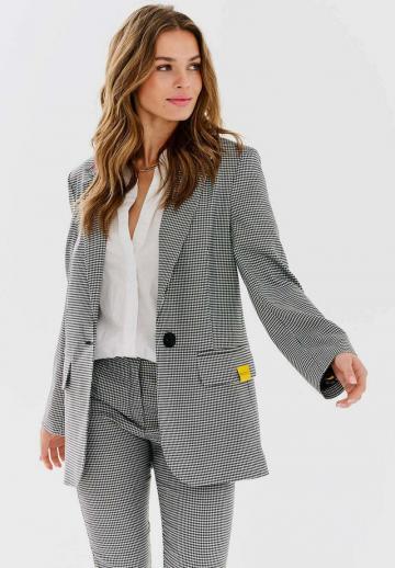 Короткое пальто