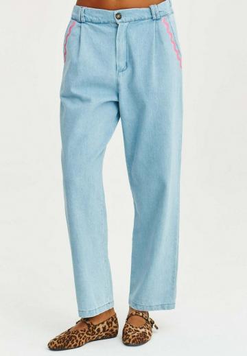 Свободные джинсы